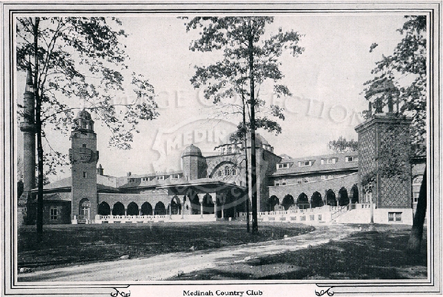Medinah Clubhouse that appeared in a 1930 Pictorial Chicago View book.