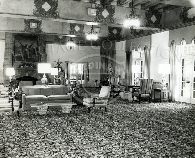 Main lounge view of fireplace.